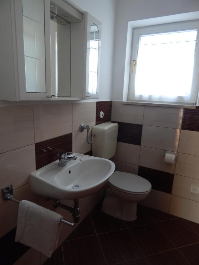 Apartmani Lana Brodarica  Esterno foto