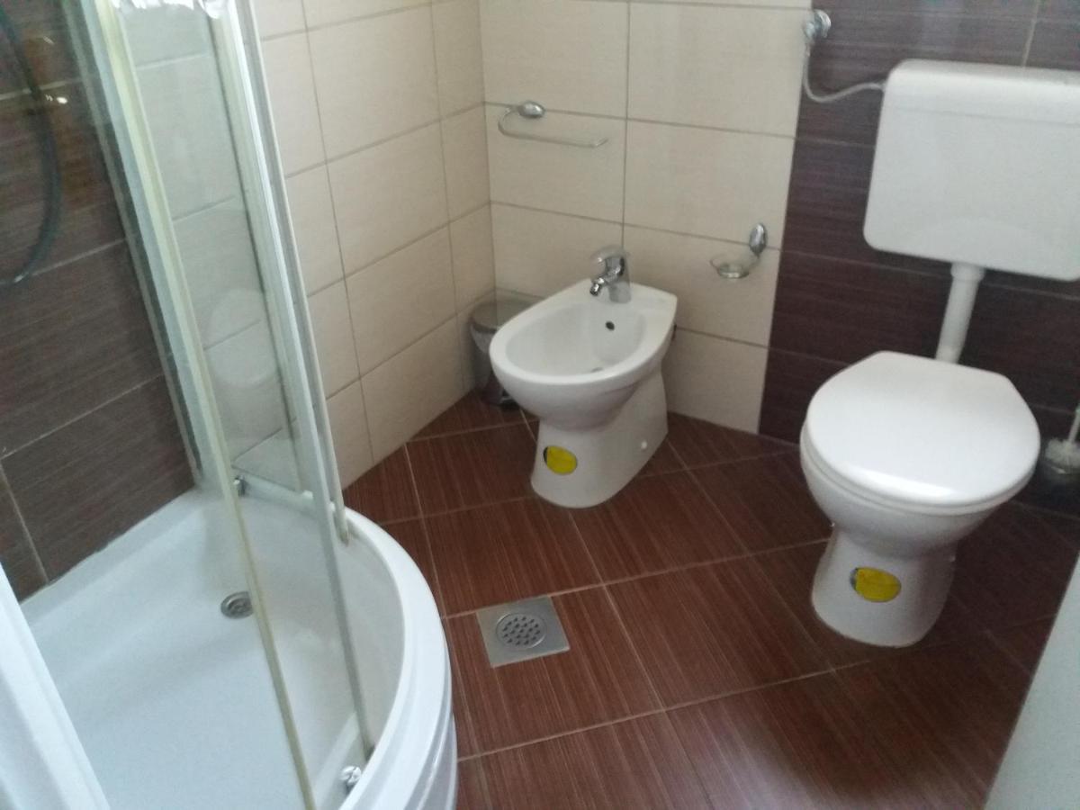 Apartmani Lana Brodarica  Esterno foto