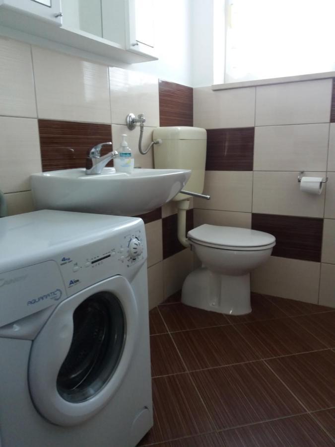 Apartmani Lana Brodarica  Esterno foto