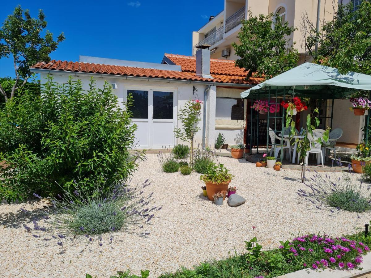 Apartmani Lana Brodarica  Esterno foto