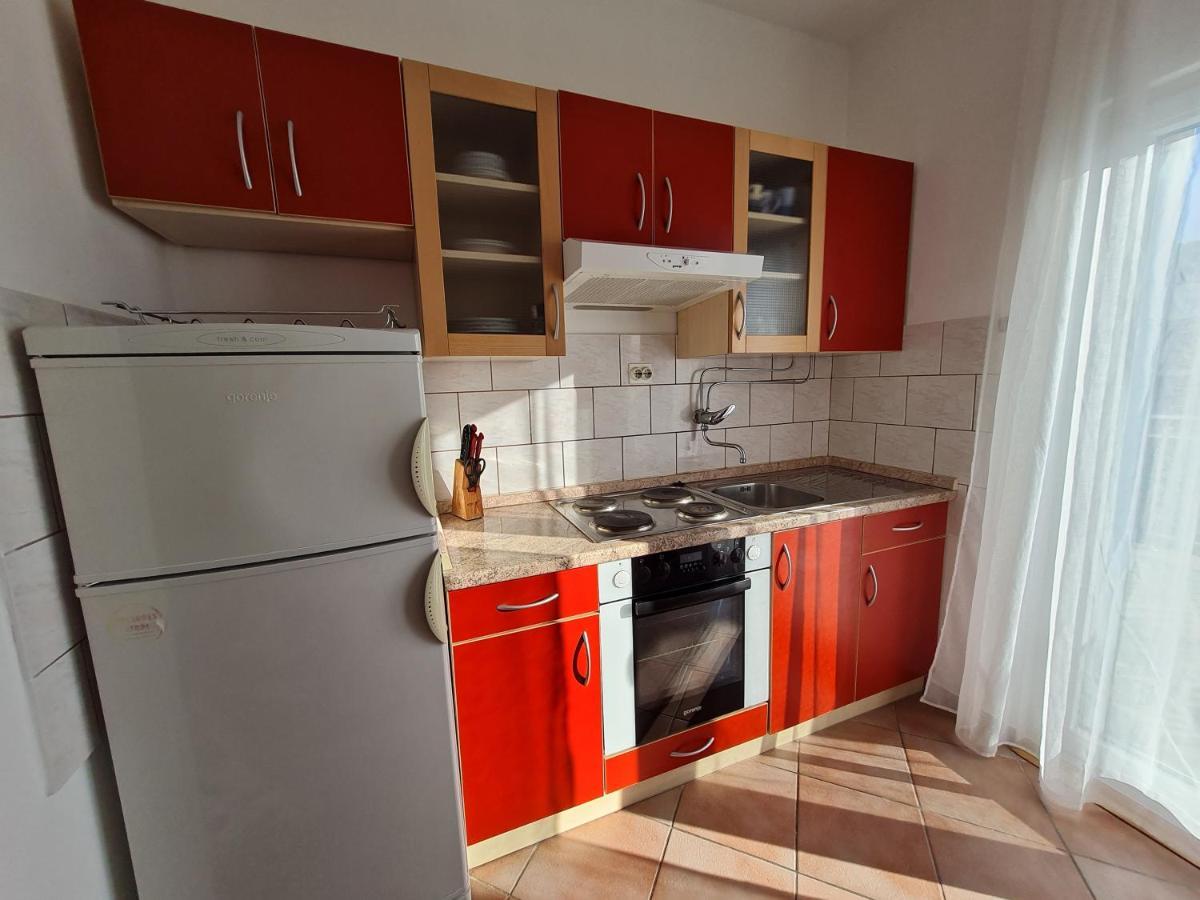 Apartmani Lana Brodarica  Esterno foto