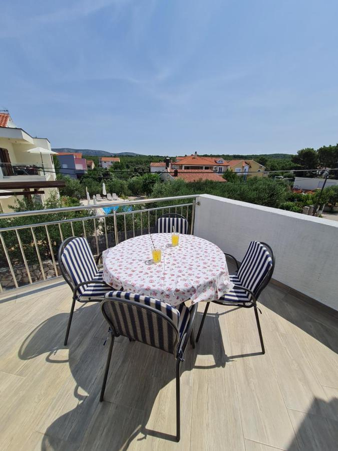 Apartmani Lana Brodarica  Esterno foto